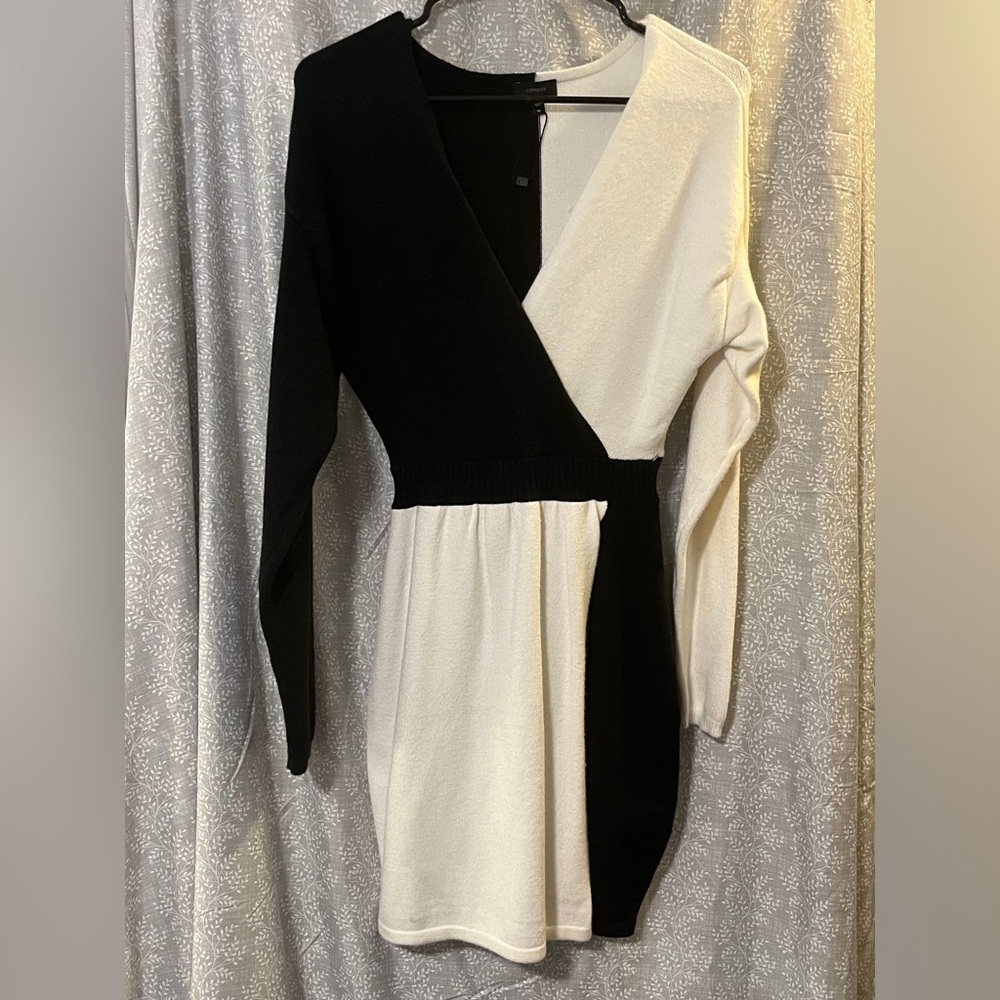 Express Women’s XS black and white long sleeve sweater dress